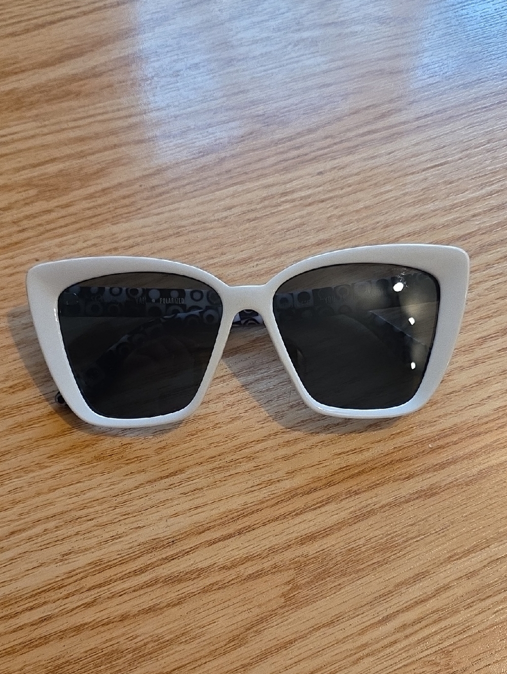 Crush Eyes White Cat-Eye Women's Sunglasses
